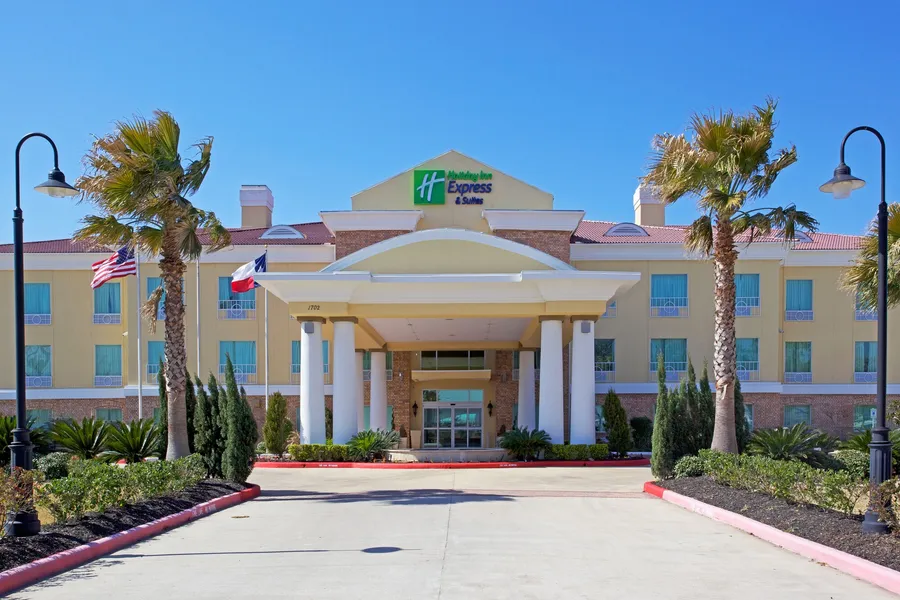 Holiday Inn Express Hotel & Suites Pearland by IHG hotel detail image 2