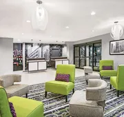 La Quinta Inn & Suites by Wyndham The Woodlands/Spring hotel detail image 4