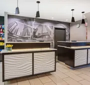 La Quinta Inn & Suites by Wyndham The Woodlands/Spring hotel detail image 5