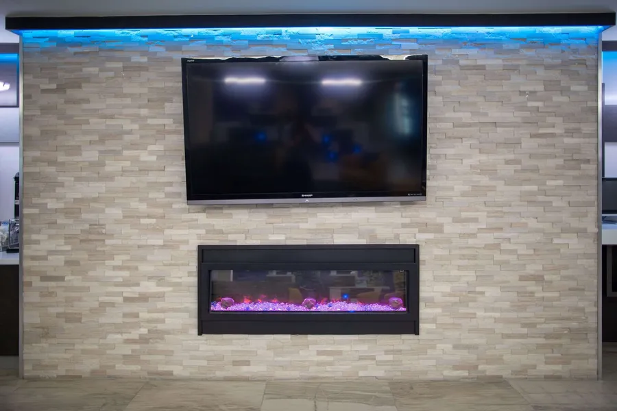 La Quinta Inn & Suites by Wyndham Houston East at Normandy hotel detail image 6