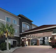 La Quinta Inn & Suites by Wyndham Deer Park hotel detail image 3