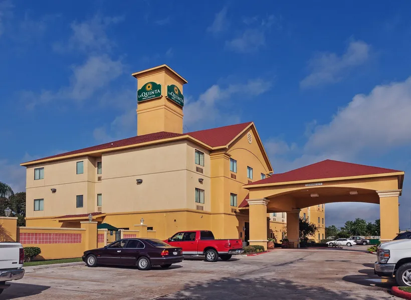 La Quinta Inn & Suites by Wyndham Pasadena hotel detail image 2