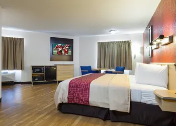 Red Roof Inn - Houston Westchase hotel thumbnail 8