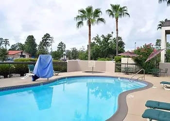 Baymont Inn and Suites by Wyndham The Woodlands hotel thumbnail 2