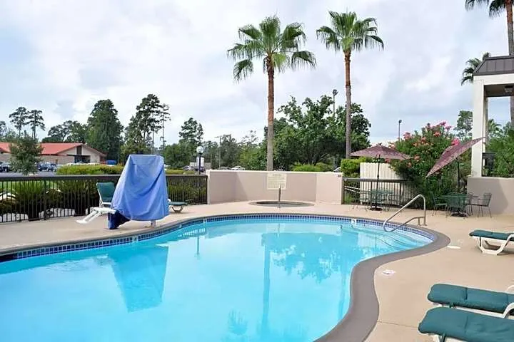 Baymont Inn and Suites by Wyndham The Woodlands hotel detail image 2