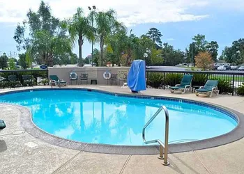 Baymont Inn and Suites by Wyndham The Woodlands hotel thumbnail 3