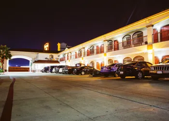 Palace Inn - Baytown I-10 hotel thumbnail 2