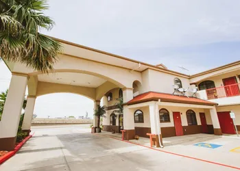 Palace Inn - Baytown I-10 hotel thumbnail 5