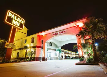 Palace Inn - Baytown I-10 hotel thumbnail 7