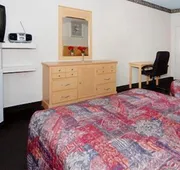 Scottish Inn & Suites hotel detail image 4