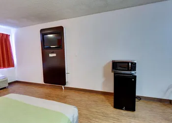 Motel 6 Houston Hobby hotel thumbnail 4