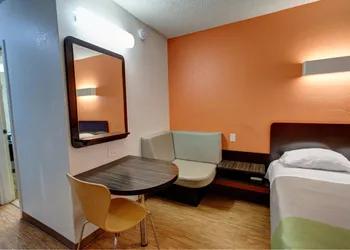 Motel 6 Houston Hobby hotel thumbnail 5
