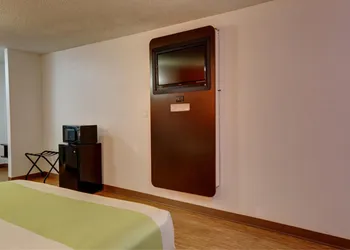 Motel 6 Houston Hobby hotel thumbnail 8