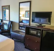 Oxford Suites Portland - Jantzen Beach hotel detail image 4