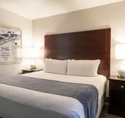 Oxford Suites Portland - Jantzen Beach hotel detail image 7