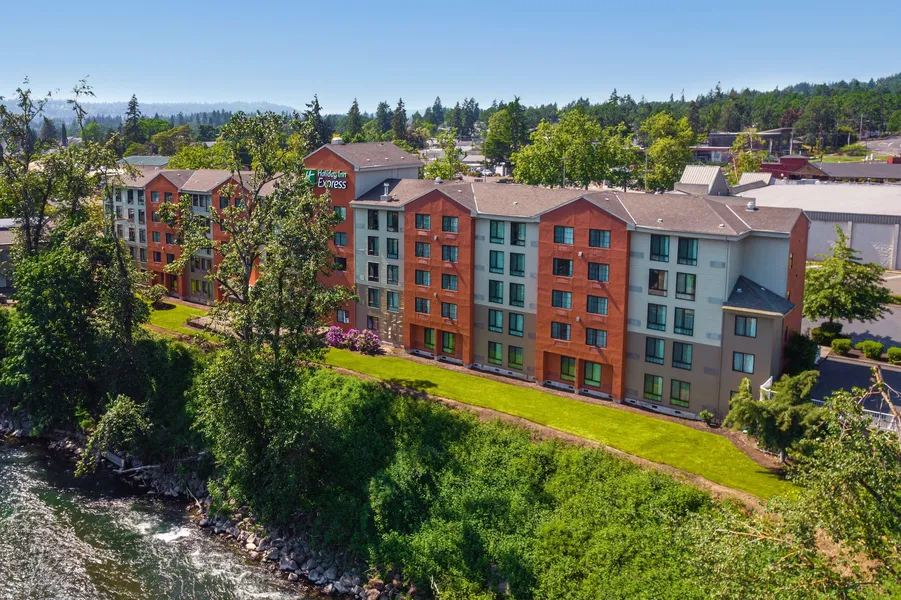 Holiday Inn Express Portland SE- Clackamas Area by IHG hotel detail image 2