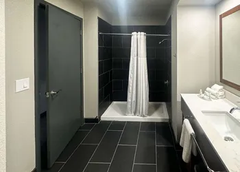 Quality Inn Portland Airport PDX OR hotel thumbnail 8