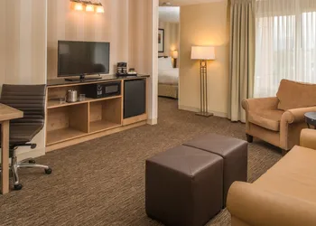 DoubleTree by Hilton Portland - Beaverton hotel thumbnail 5