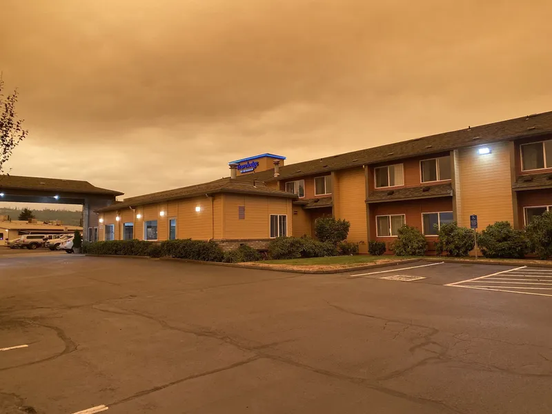 Travelodge Suites by Wyndham Newberg hotel detail image 2