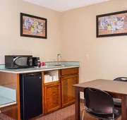 Econo Lodge Southeast Milwaukie/Portland hotel detail image 3
