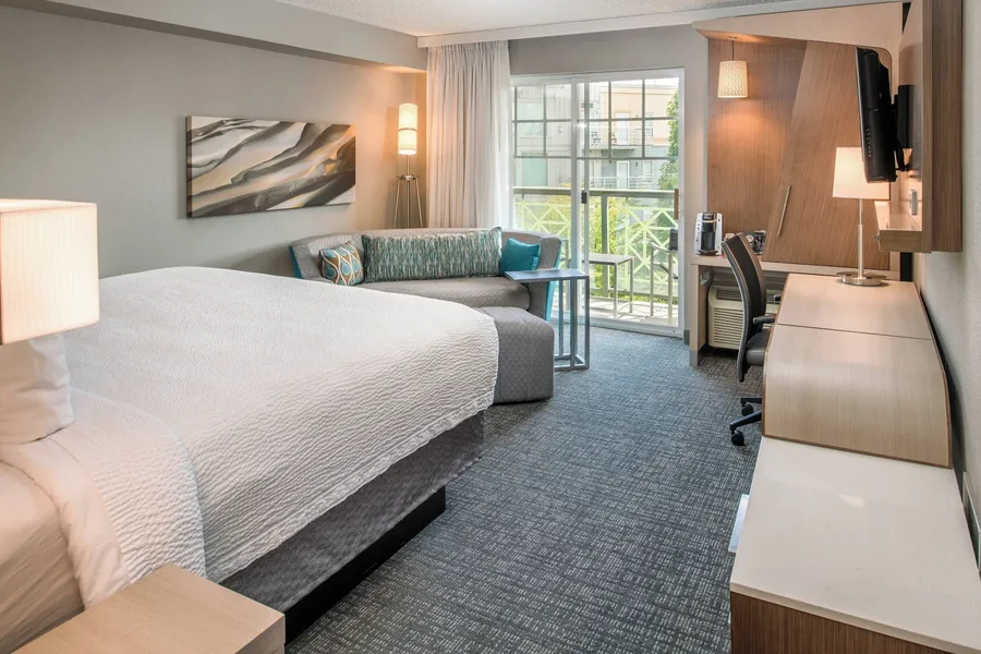 Courtyard by Marriott Portland North hotel detail image 6