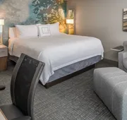 Courtyard by Marriott Portland North hotel detail image 7
