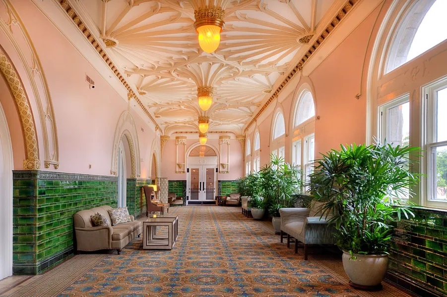 St. Louis Union Station Hotel, Curio Collection by Hilton hotel detail image 6