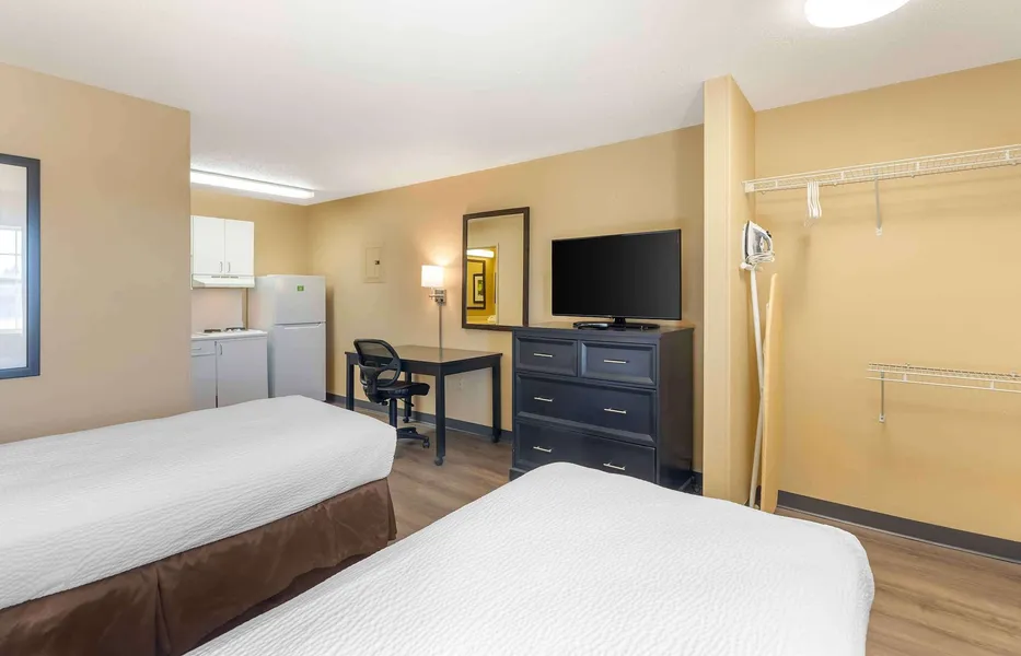 Extended Stay America Select Suites - St. Louis - Westport - E Lackland Rd hotel detail image 6