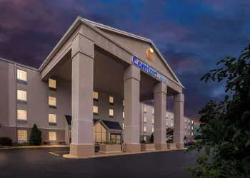 Comfort Inn St. Louis - Westport Event Center hotel thumbnail 2