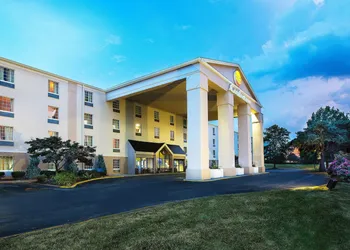 Comfort Inn St. Louis - Westport Event Center hotel thumbnail 4