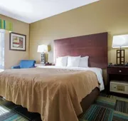 Quality Inn & Suites Arnold hotel detail image 4