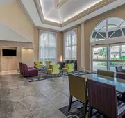 La Quinta Inn & Suites by Wyndham Naples Downtown hotel detail image 5