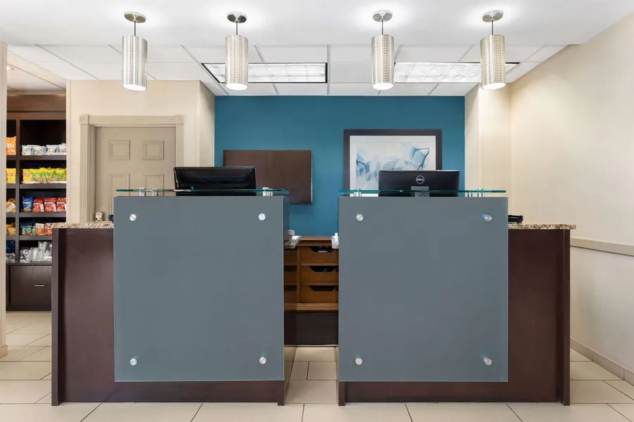 La Quinta Inn & Suites by Wyndham Bonita Springs Naples N. hotel detail image 6