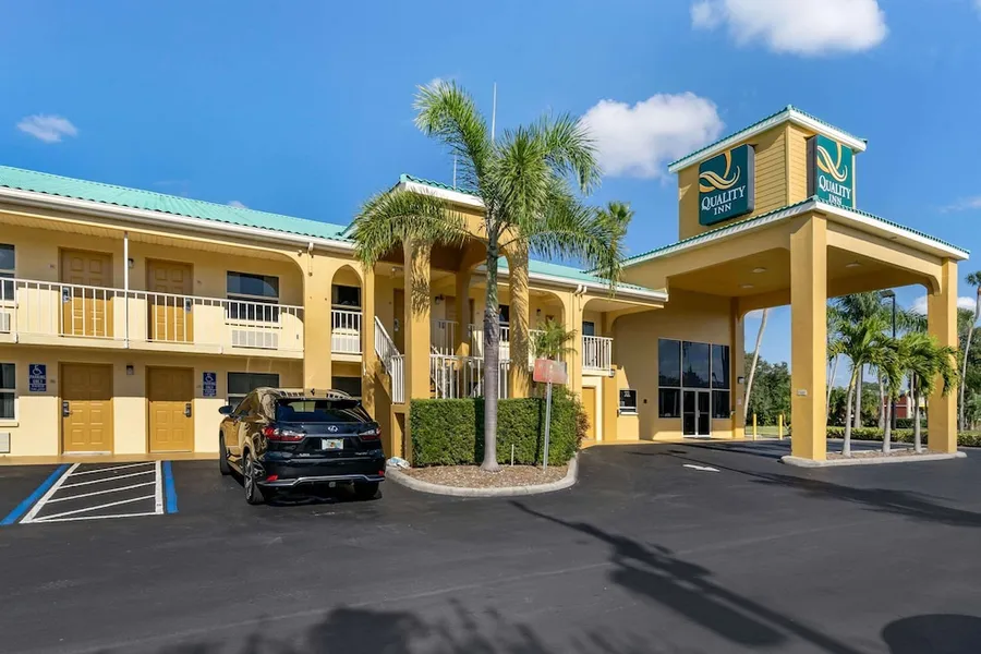 Quality Inn Bradenton North I-75 hotel detail image 2