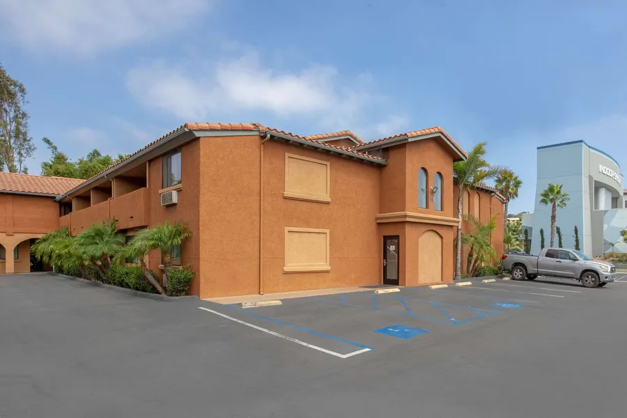 Quality Inn & Suites Oceanside near Camp Pendleton hotel detail image 2