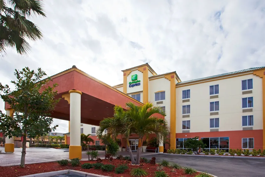 Holiday Inn Express Hotels & Suites Cocoa Beach by IHG hotel detail image 2