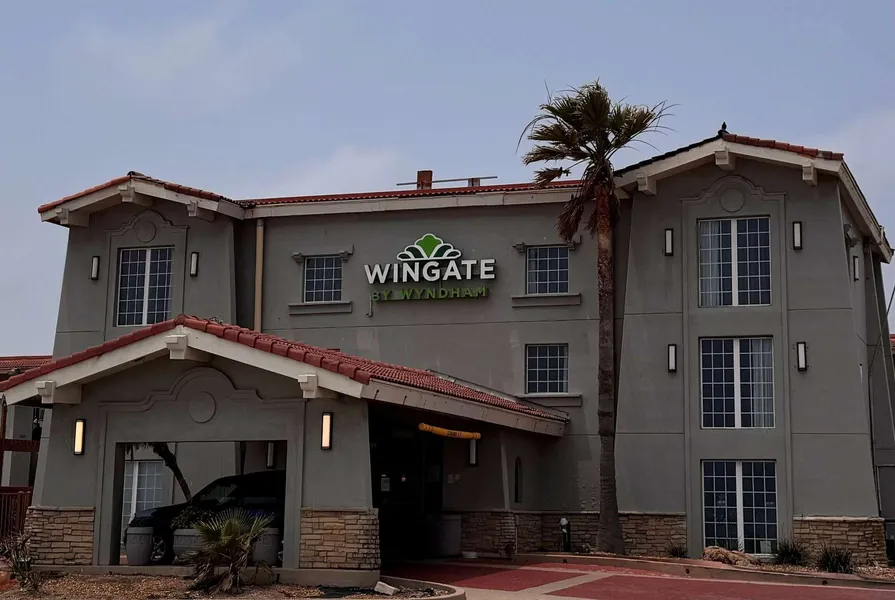 Wingate by Wyndham Galveston Beachfront at the Seawall hotel detail image 2