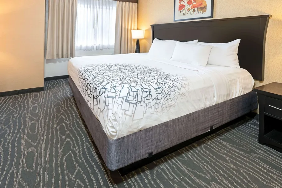 La Quinta Inn & Suites by Wyndham Logan hotel detail image 6