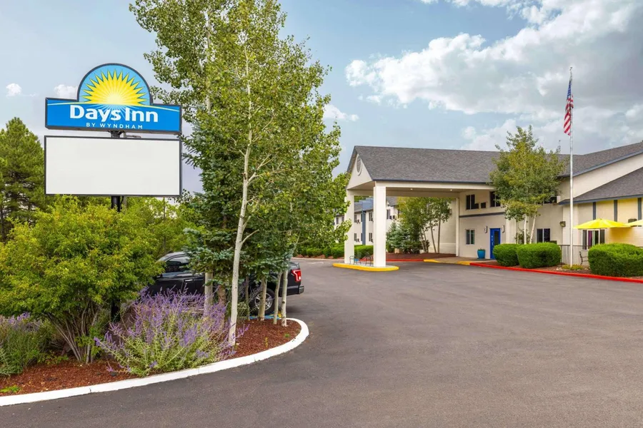 Days Inn by Wyndham Williams hotel detail image 2