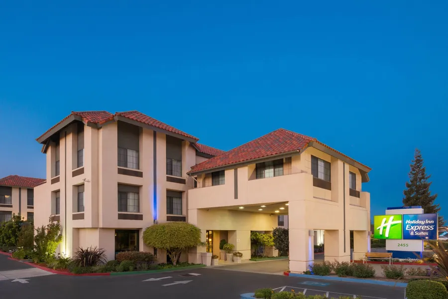 Holiday Inn Express & Suites Santa Clara-Silicon Valley by IHG hotel detail image 6