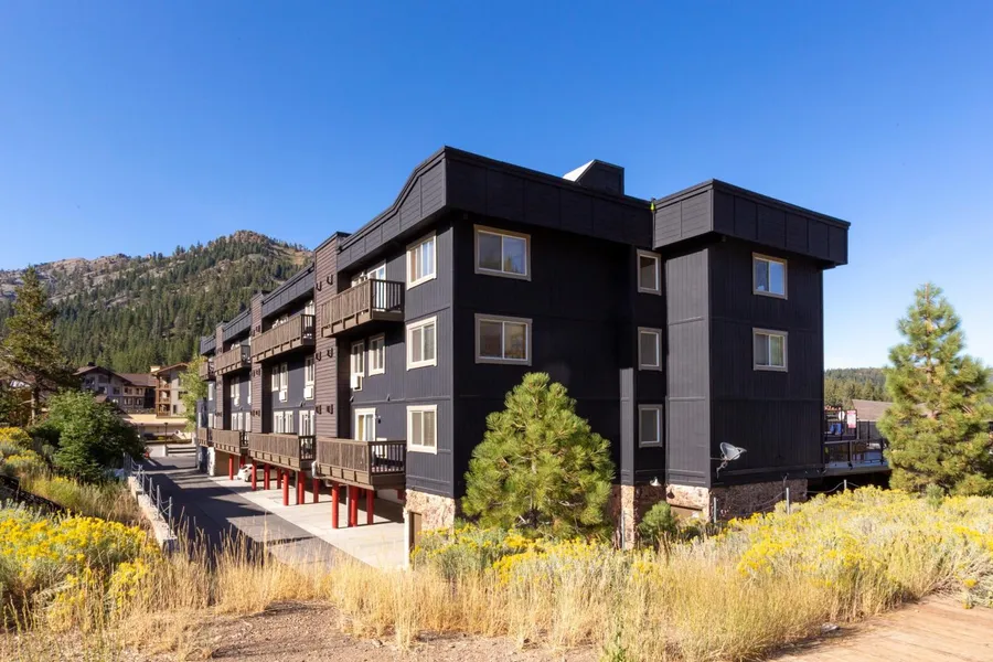 Red Wolf Lodge at Olympic Valley hotel detail image 2