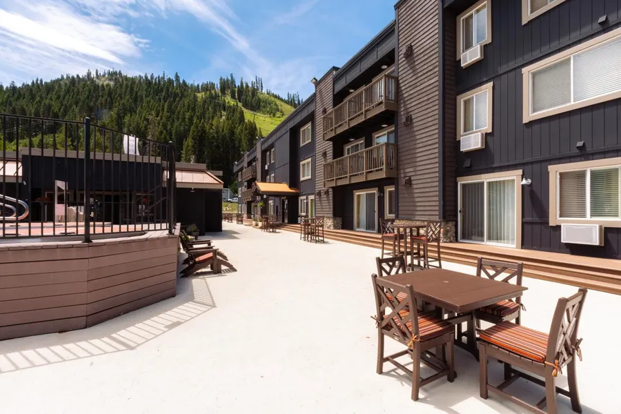 Red Wolf Lodge at Olympic Valley hotel detail image 6