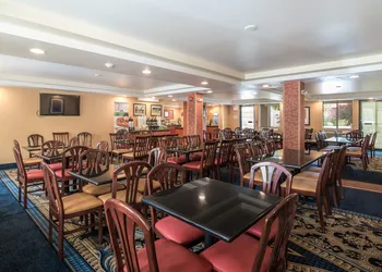 Quality Inn & Suites Lexington hotel thumbnail 7