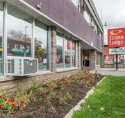 Econo Lodge Downtown Ottawa hotel detail image 4