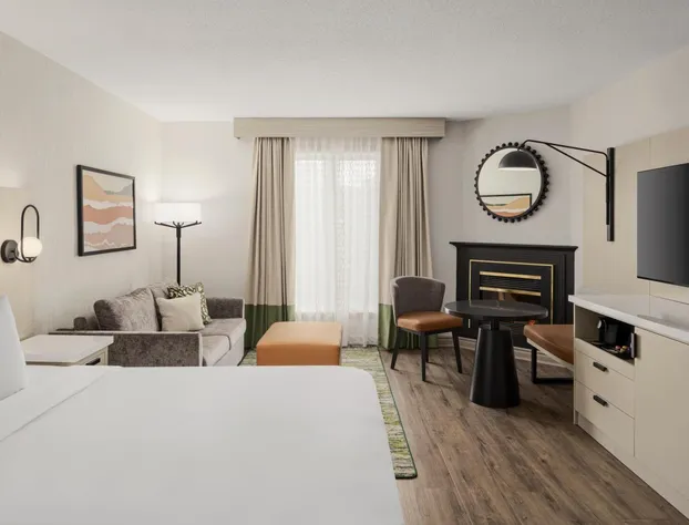 Le Parc Gatineau Tapestry Collection by Hilton hotel detail image 1