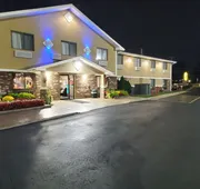 Super 8 by Wyndham Sterling Heights/Detroit Area hotel detail image 3