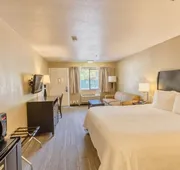 The Oakhurst Inn at Yosemite hotel detail image 7