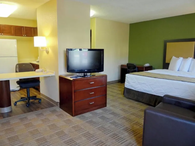 Studio 6 Suites Jacksonville Deerwood Park FL hotel detail image 6