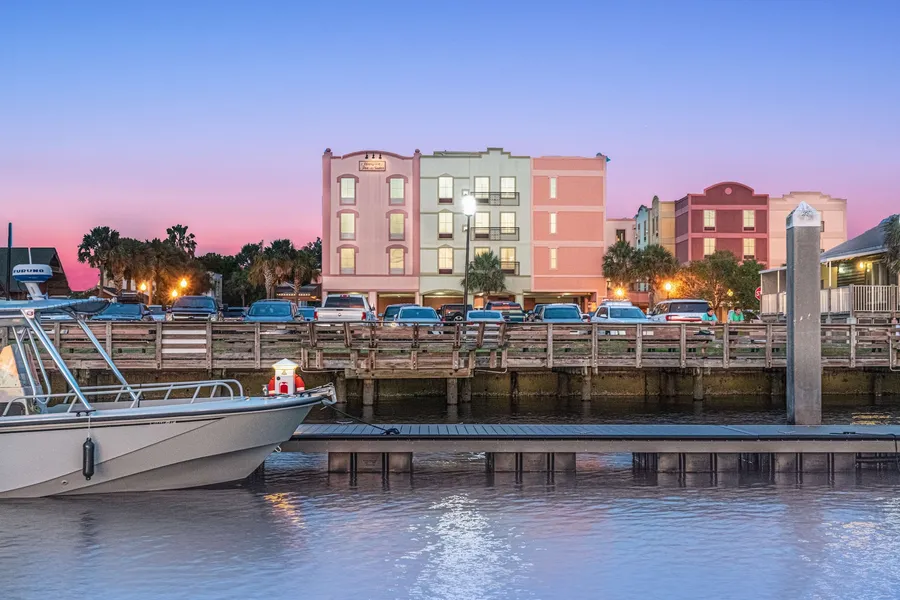 Hampton Inn and Suites Amelia Island Historic Harbor Front hotel detail image 2