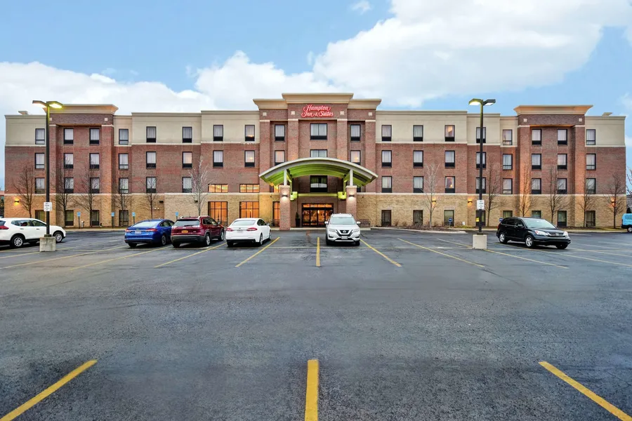 Hampton Inn & Suites Detroit-Canton hotel detail image 2